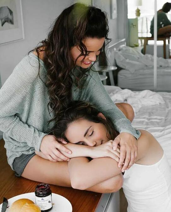 欧美剧《弯得其所》全集高清中字