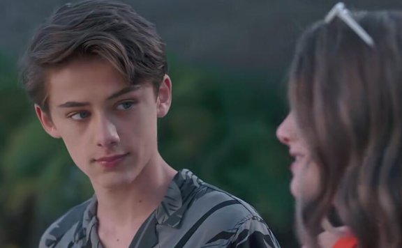 《迈阿密假期/春假》超清无删减中文字幕