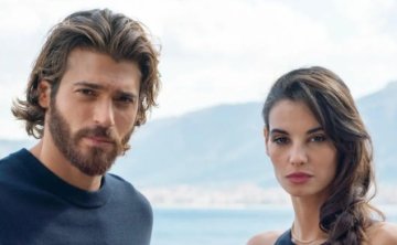 意大利剧《紫色的海》[1-2季][超清中字/30G][迅雷网盘]​